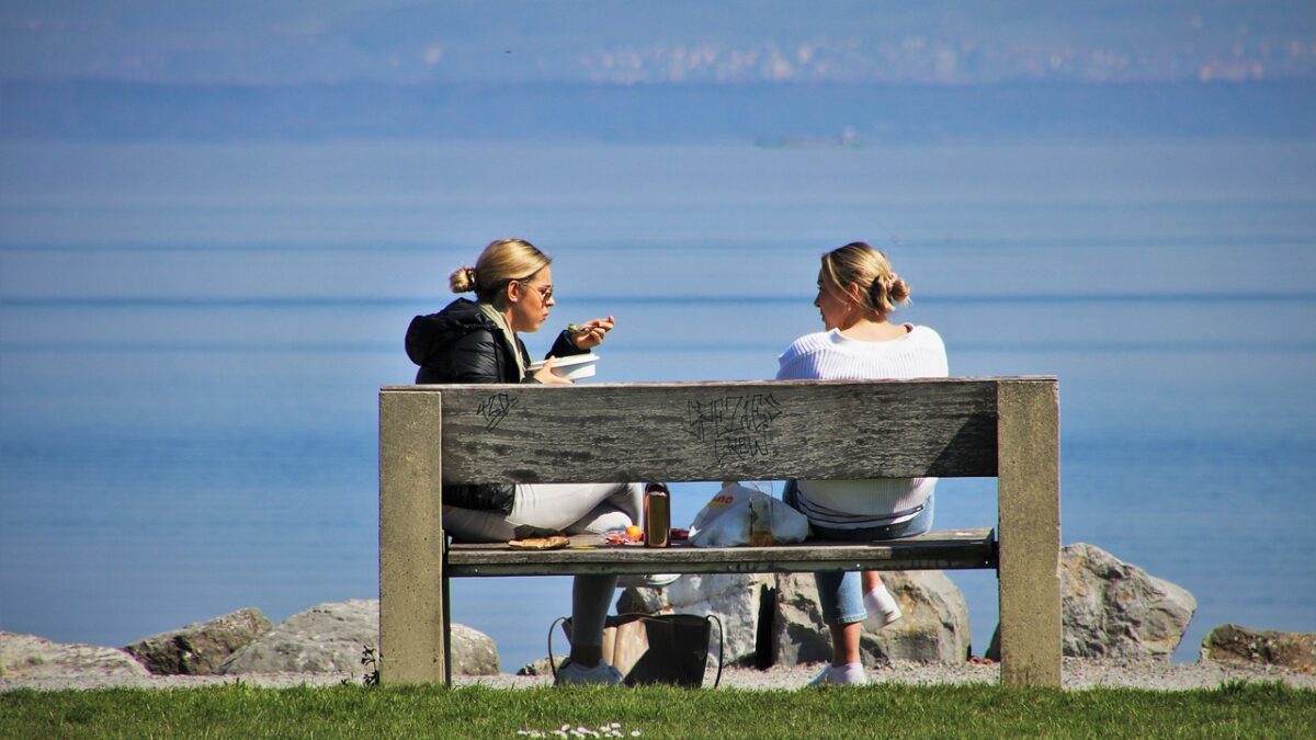 break the cycle, women sitting together