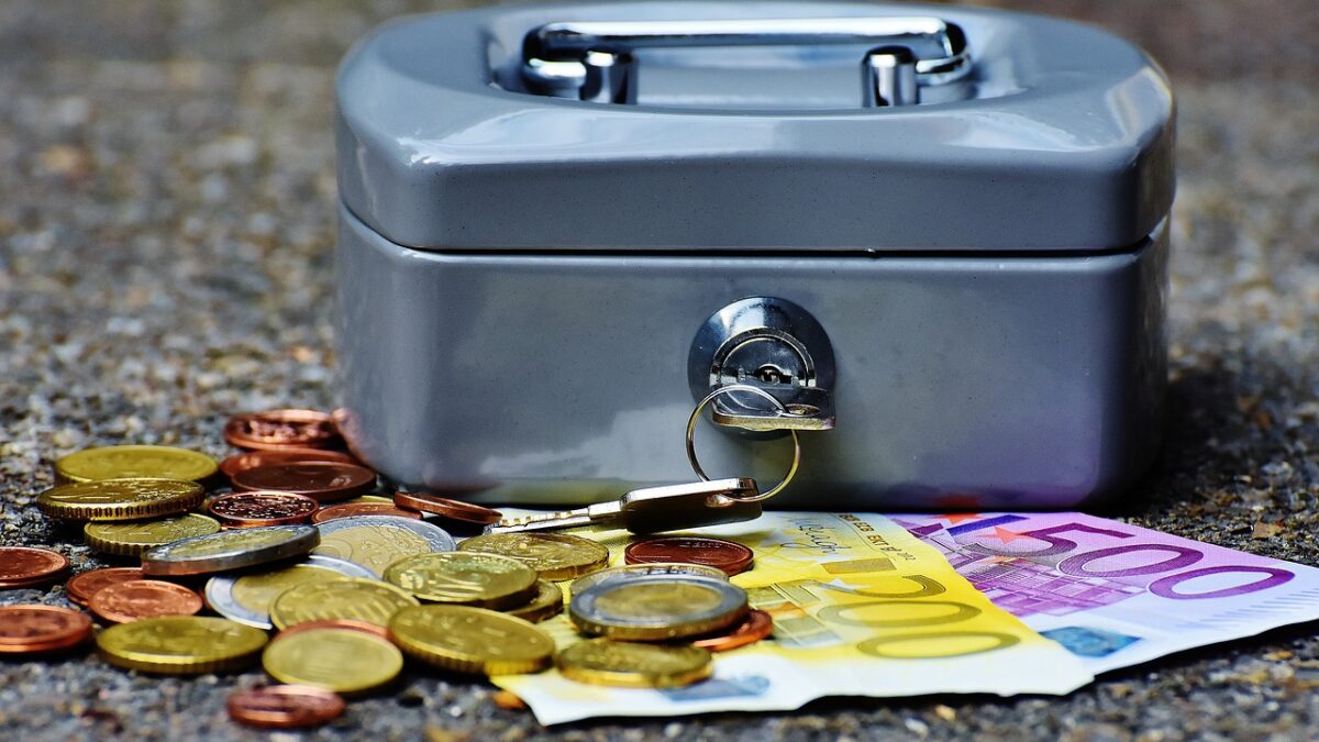 cashbox 1642989 1280