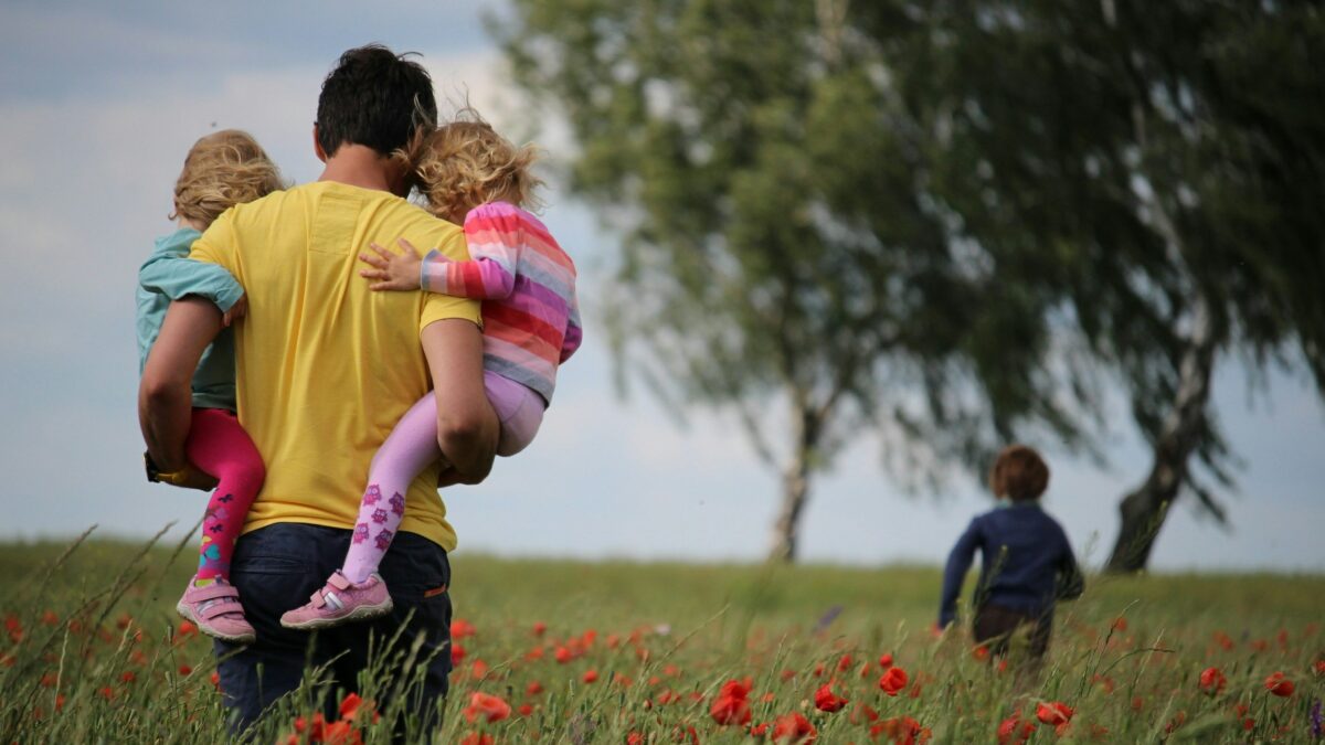 Fathers’ Rights UK: 5 Crucial Legal Truths to Protect Your Bond juliane liebermann O RKu3Aqnsw unsplash