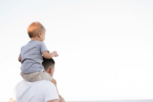 Fathers’ Rights UK: 5 Crucial Legal Truths to Protect Your Bond A happy dad spending quality time with his child, illustrating fathers’ rights UK.
